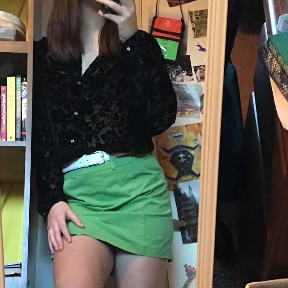 TRENDY BRIGHT GREEN STATEMENT MINI SKIRT 🌵